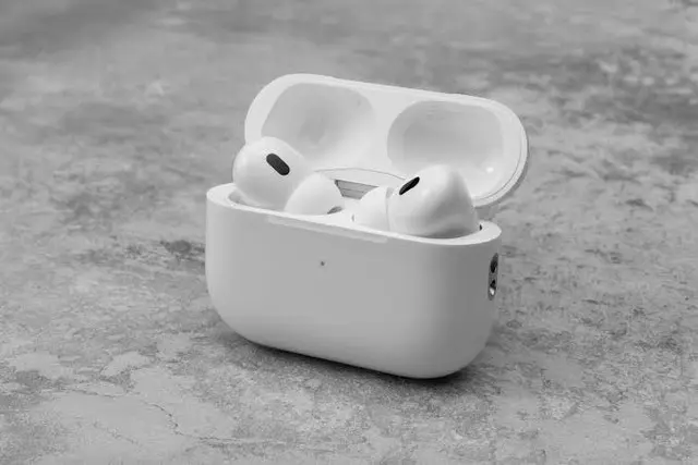 images (3) AirPods Pro 1st genaration premium - Image 1